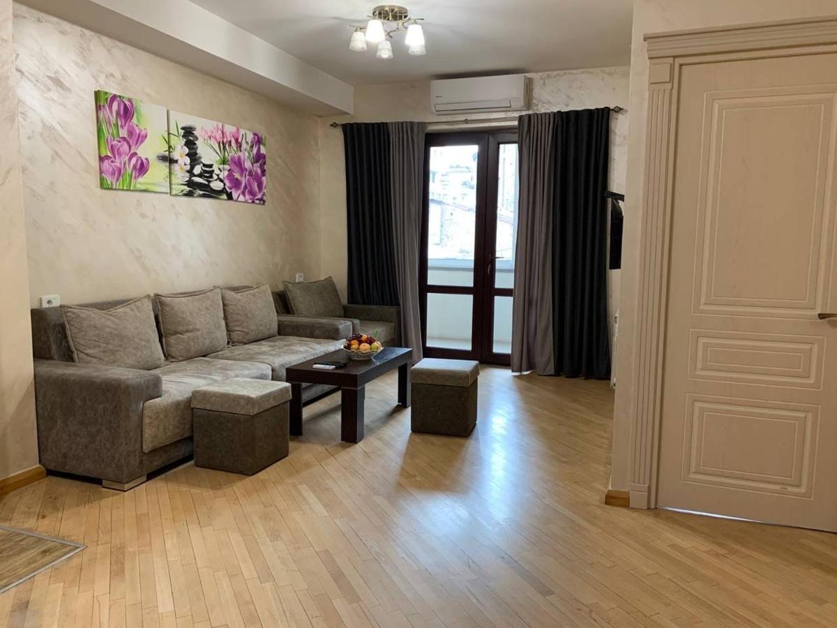 Comfortable Apartment In Center Erivan Dış mekan fotoğraf